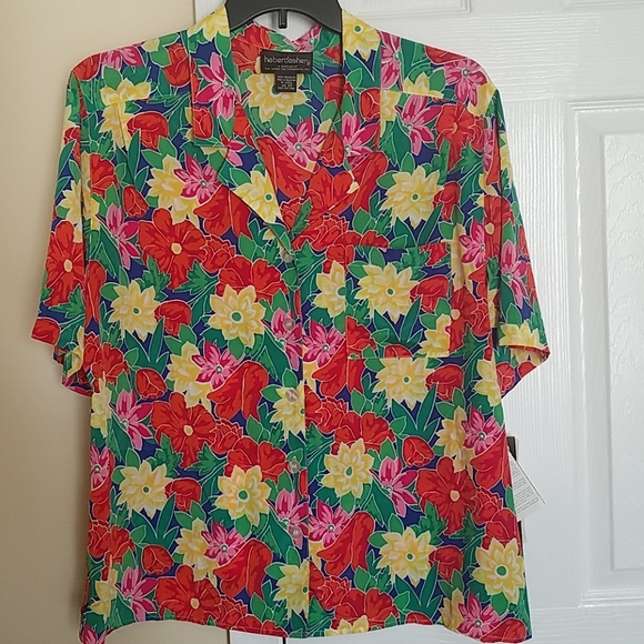 haberdashery Tops - NWT, Haberdashery, Floral button down top, size 20